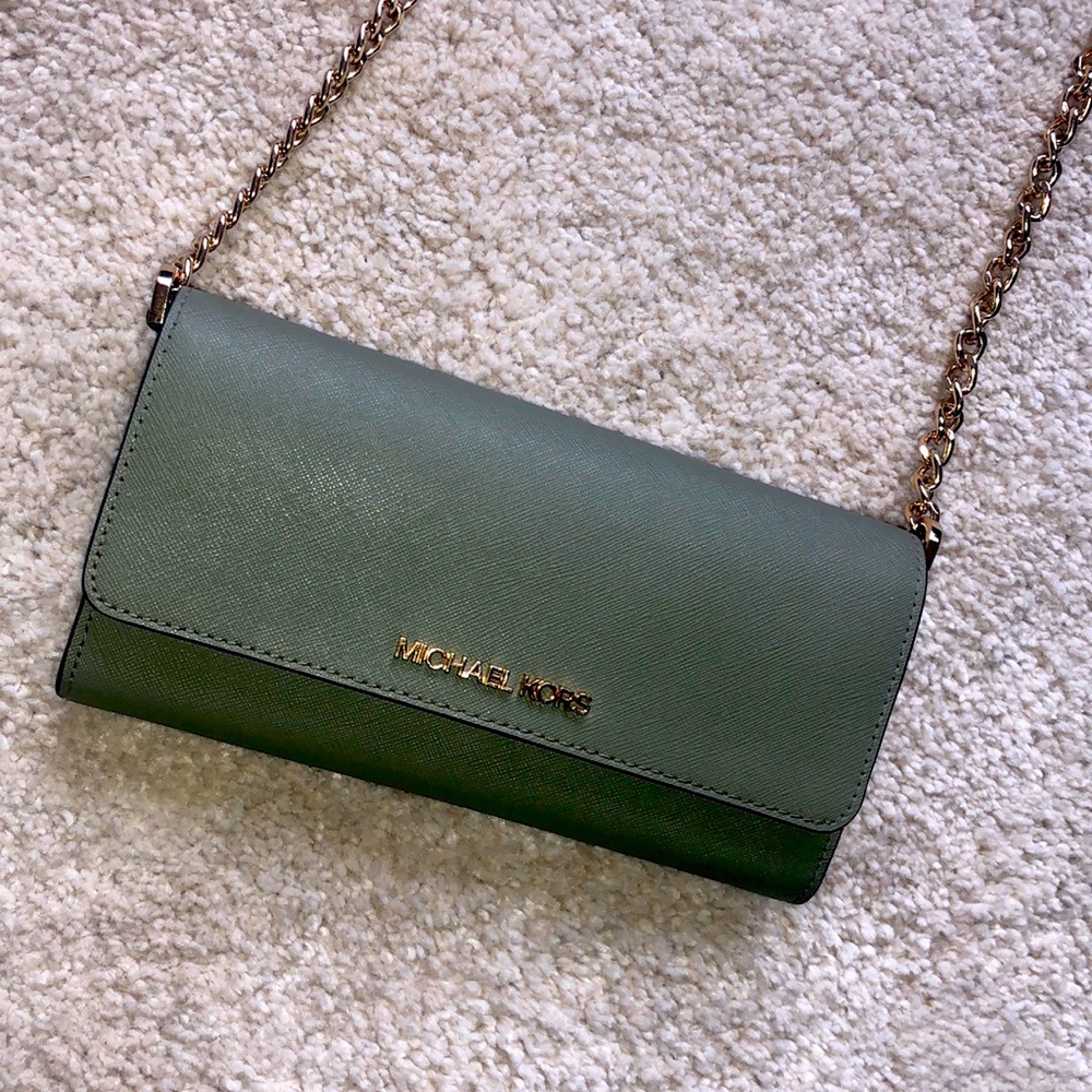 Basically new Michael Kors Leather Crossbody